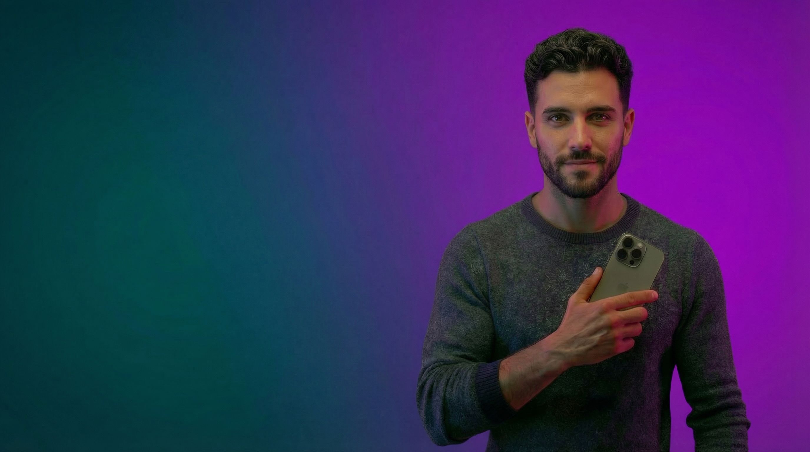 Profesional con smartphone